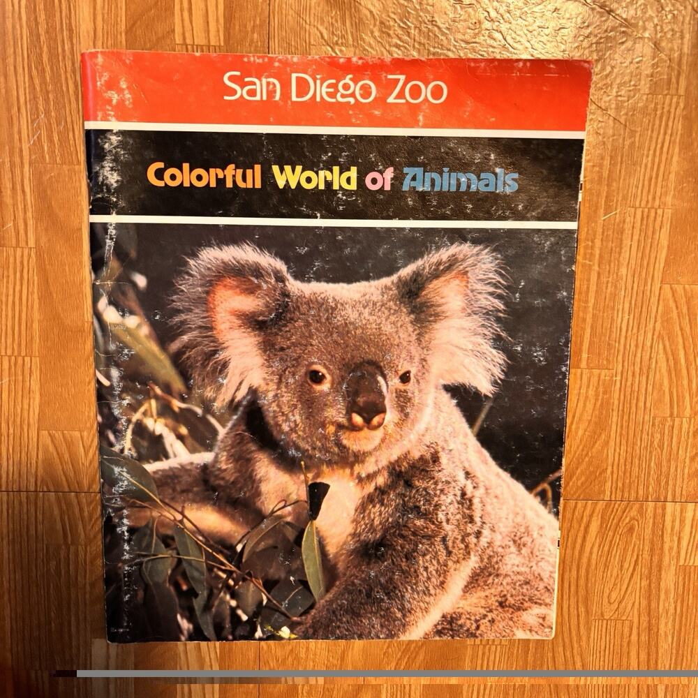 San Diego Zoo Colorful World of Animals 6th Revised Edition Souvenir Booklet